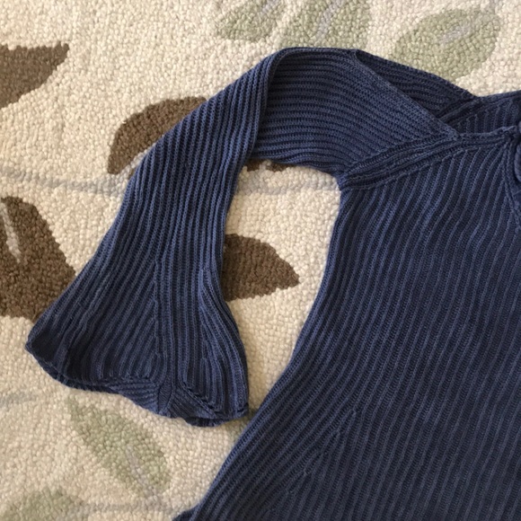 Vintage Look, Shoulder Cut out Sweater - Picture 3 of 4